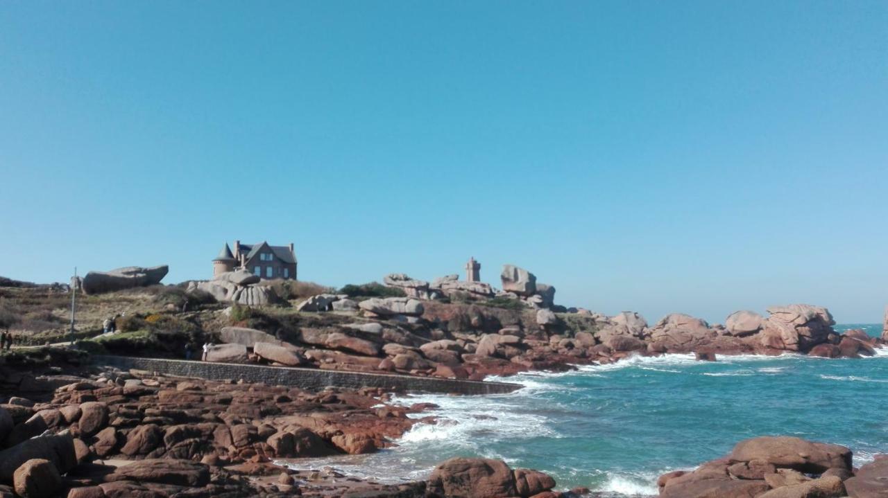 Vue Mer Cote De Granit Rose En Bretagne ทรีเบอร์ดัน ภายนอก รูปภาพ